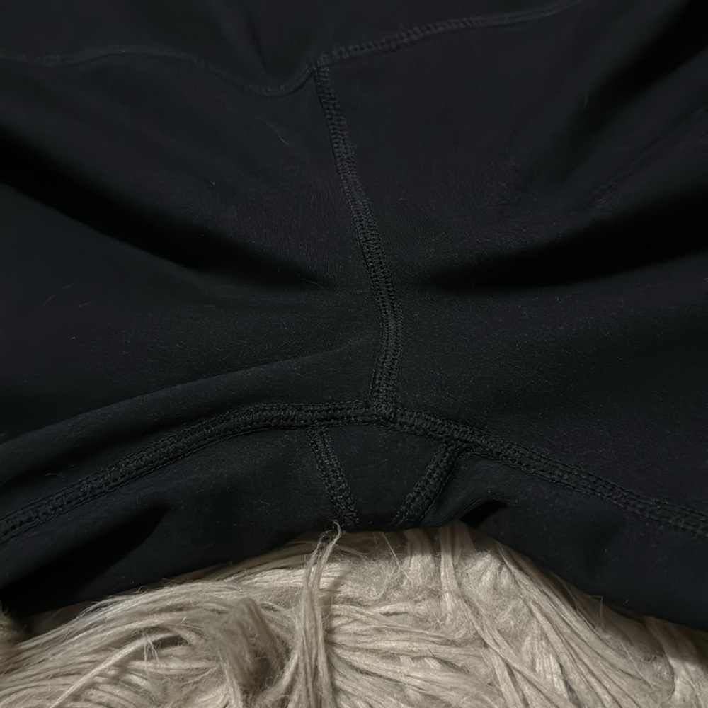 NWOT Yogalicious Capri Tights-Sz M-Lux Style-Side Hip Pockets-Black - Picture 9 of 13